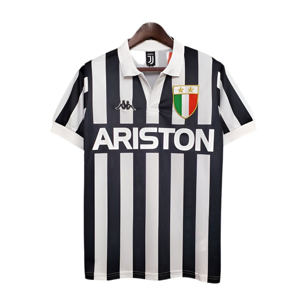 2FA65249-D309-41A7-BBDD-2357C66305BD.png Jersey Juventus Retr?′ 1984/1985 - Black and White - Image 1