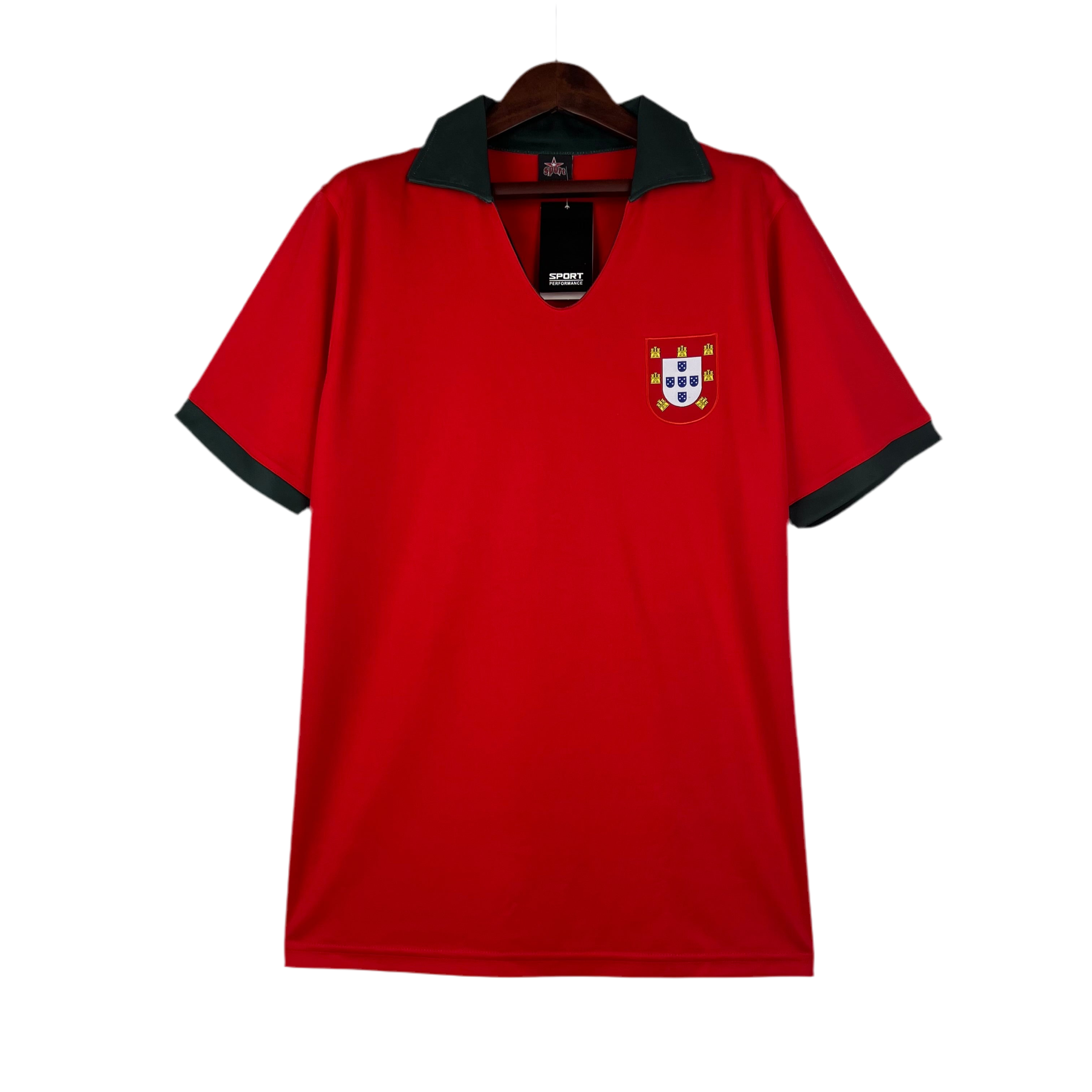 593EEA75-576F-4608-BA76-D3A71BE679D3.png Jersey Portugal I Retro 1972 - Red - Image 1