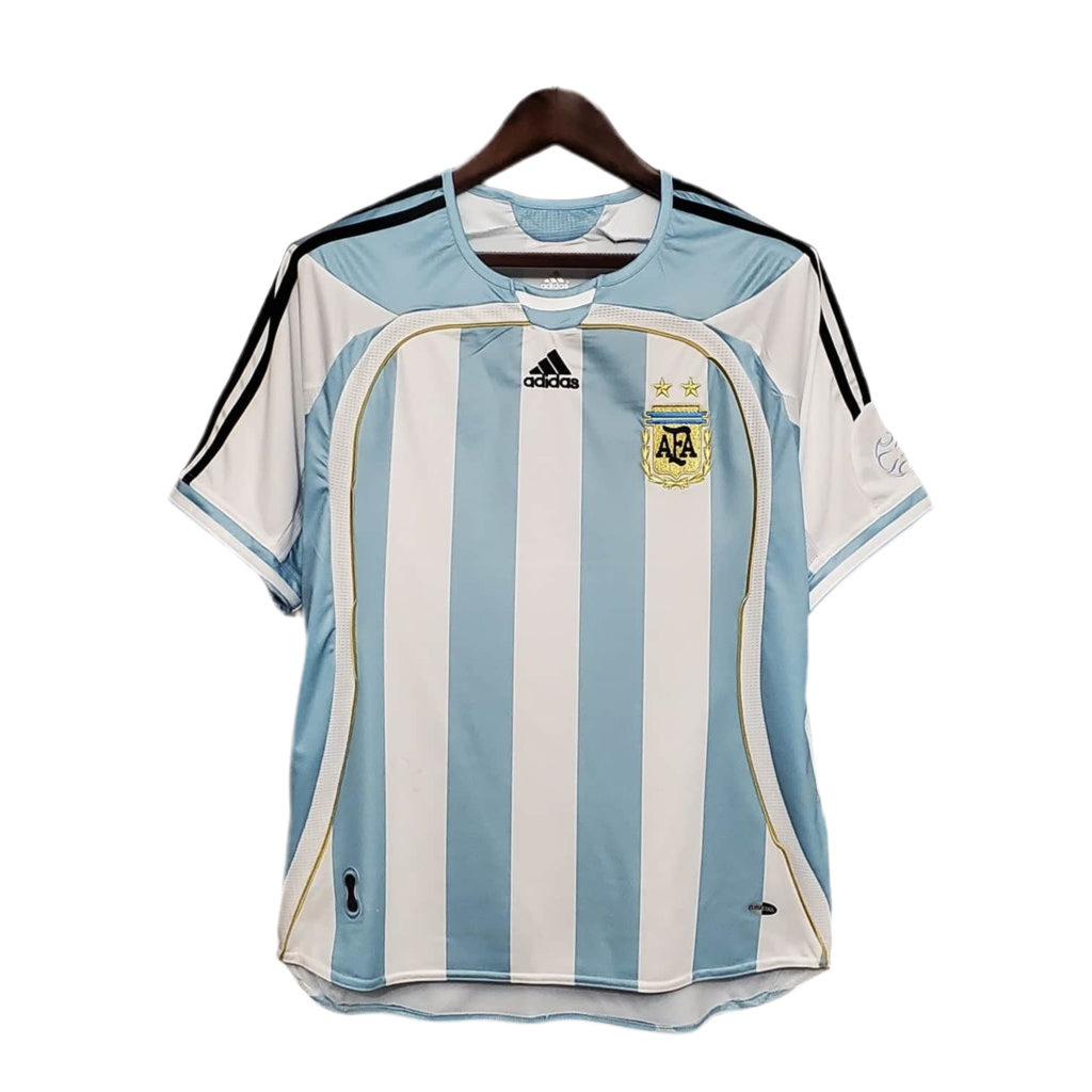 CE5ACAD5-848B-4B7D-8011-5EDDF21AB3C3.png Jersey Selection Argentina Retro 2006 Blue and White - Image 1