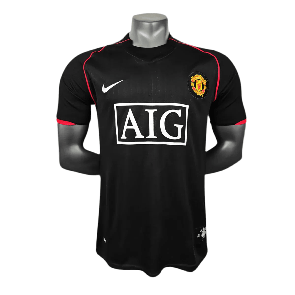 D3B8D5AA-1A35-4207-A5DD-6BB2419DBB39.png Jersey Manchester United Retro 07/08 - Black - Image 1