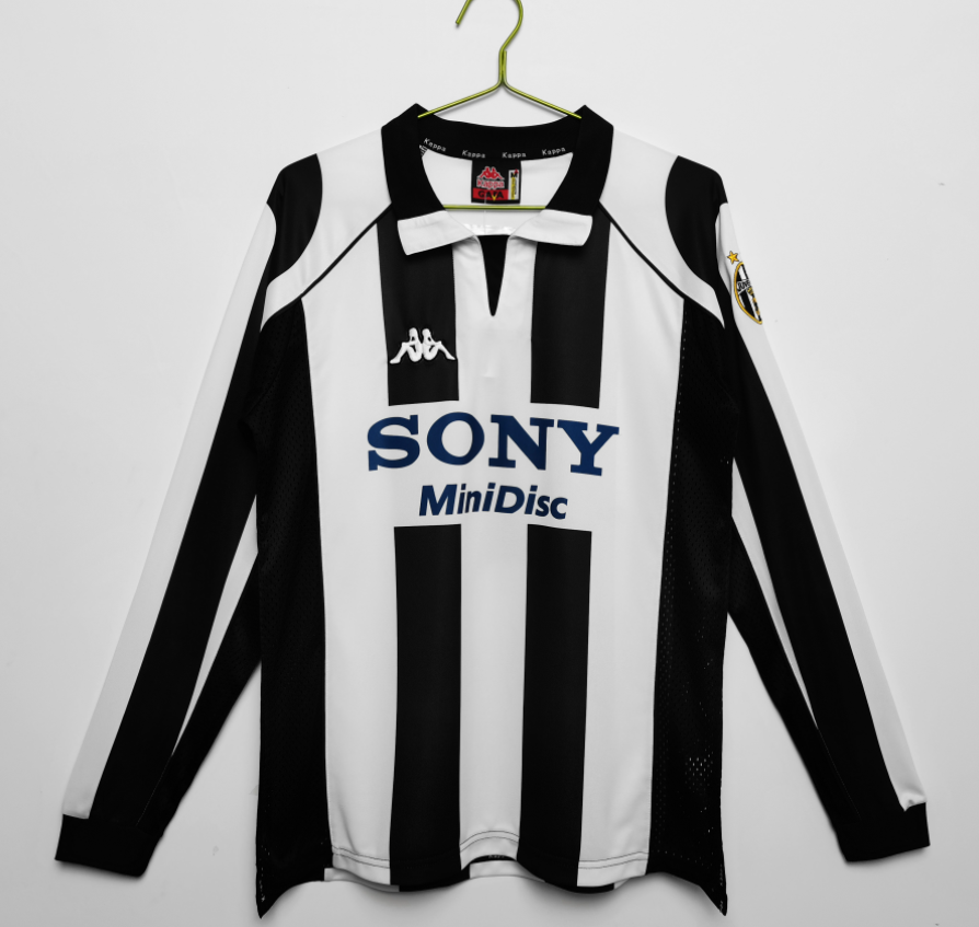 3dc114855e50605abc218c0a07e6a58b.png 1997-1998 Retro Juventus Home Jersey Long Sleeve - Image 1