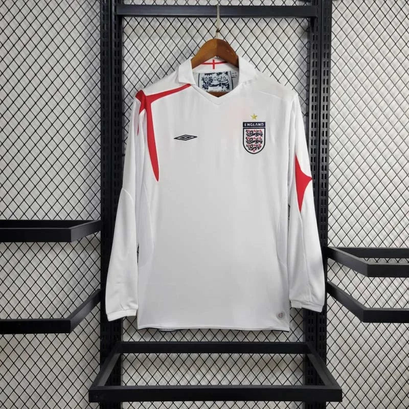 6356fc3f63687dc3e2c796f0ed5d134c.jpg 2006 Retro England Home Jersey Long Sleeve - Image 1