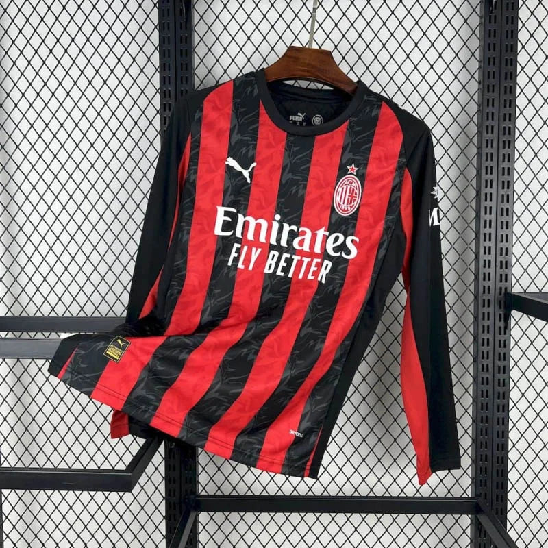 8fcaaa4877cdddb408310c0724bf4978.jpg 2025/2026 AC Milan Home Jersey Long Sleeve - Image 1