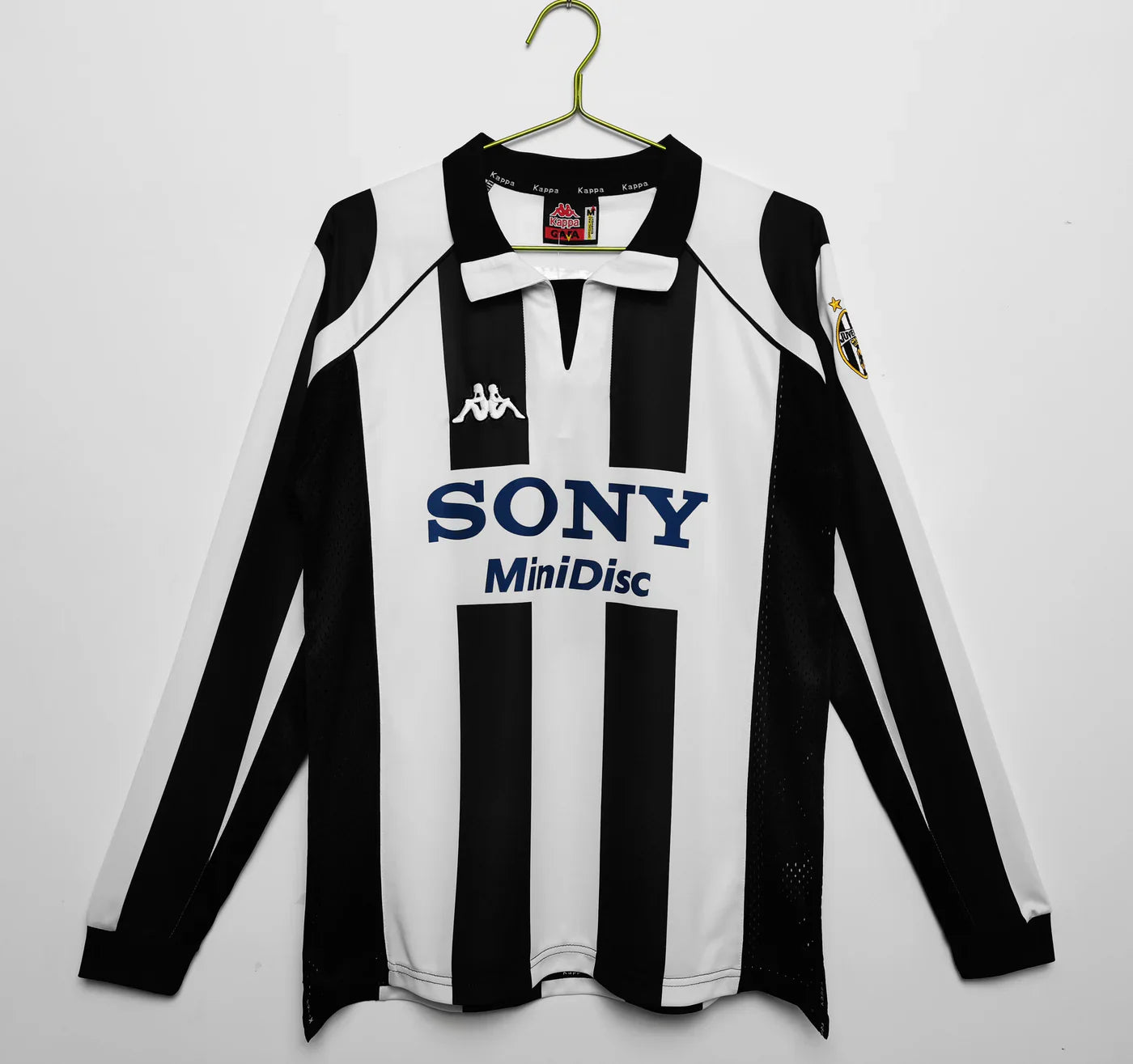 cd24e7b0.jpg Juventus Retro 1997-1998 Long Sleeve Home Kit - Image 1