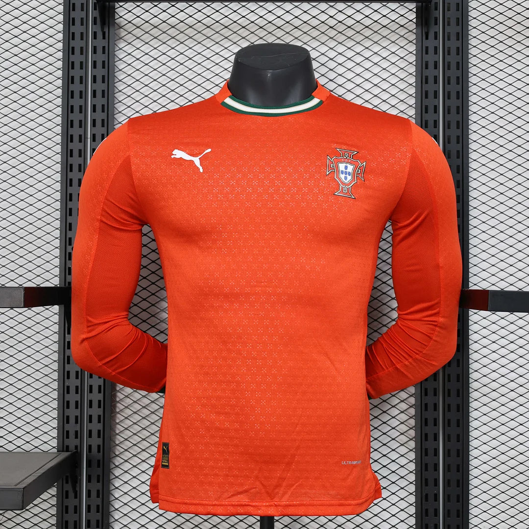 d3894099337a009212def2a5db703aa9.jpg 2025 Portugal Home Kit Long Sleeve - Image 1