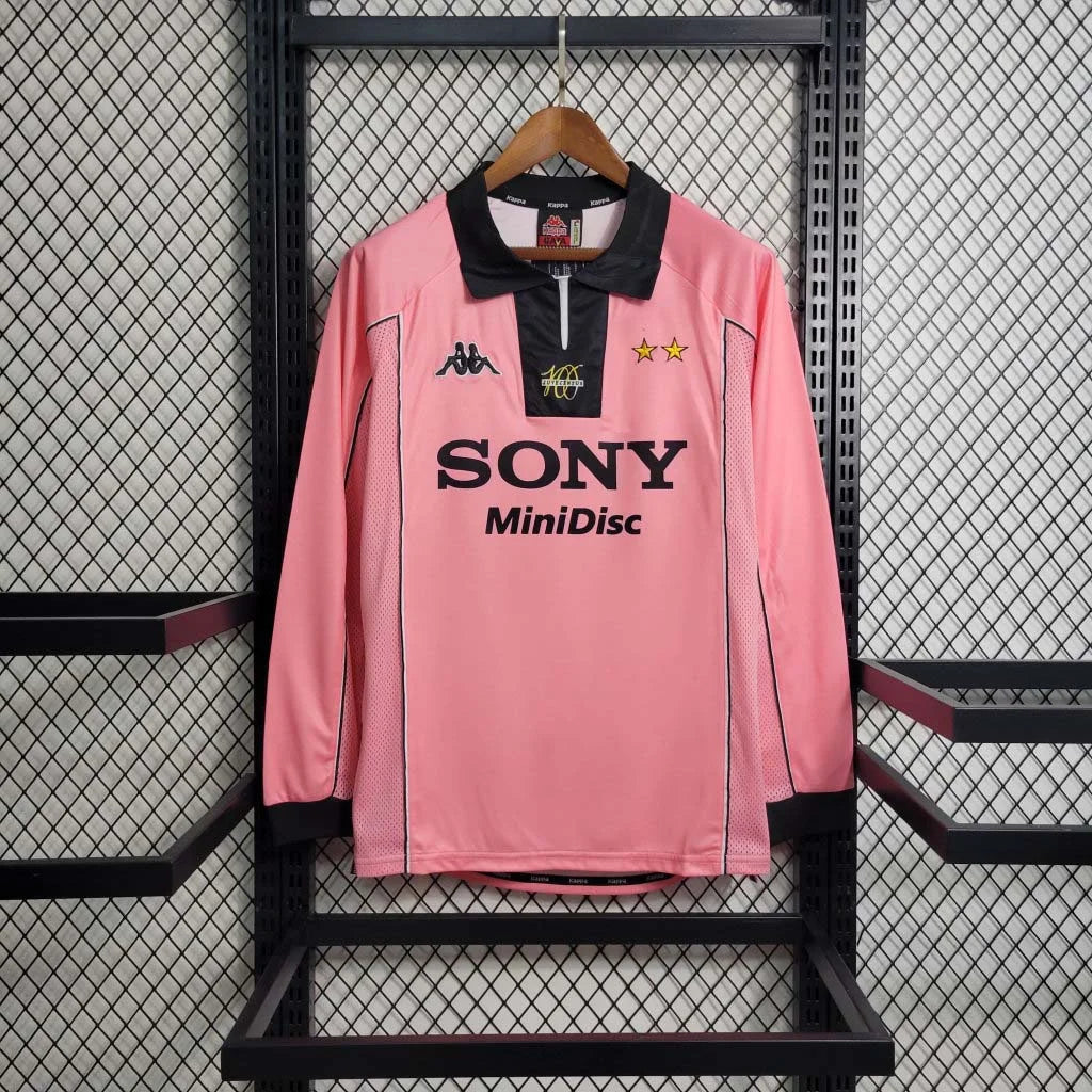 ef50255f110d6fe13d8a399a4dab709b.jpg 1997-1998 Retro Juventus Away Long Sleeve - Image 1