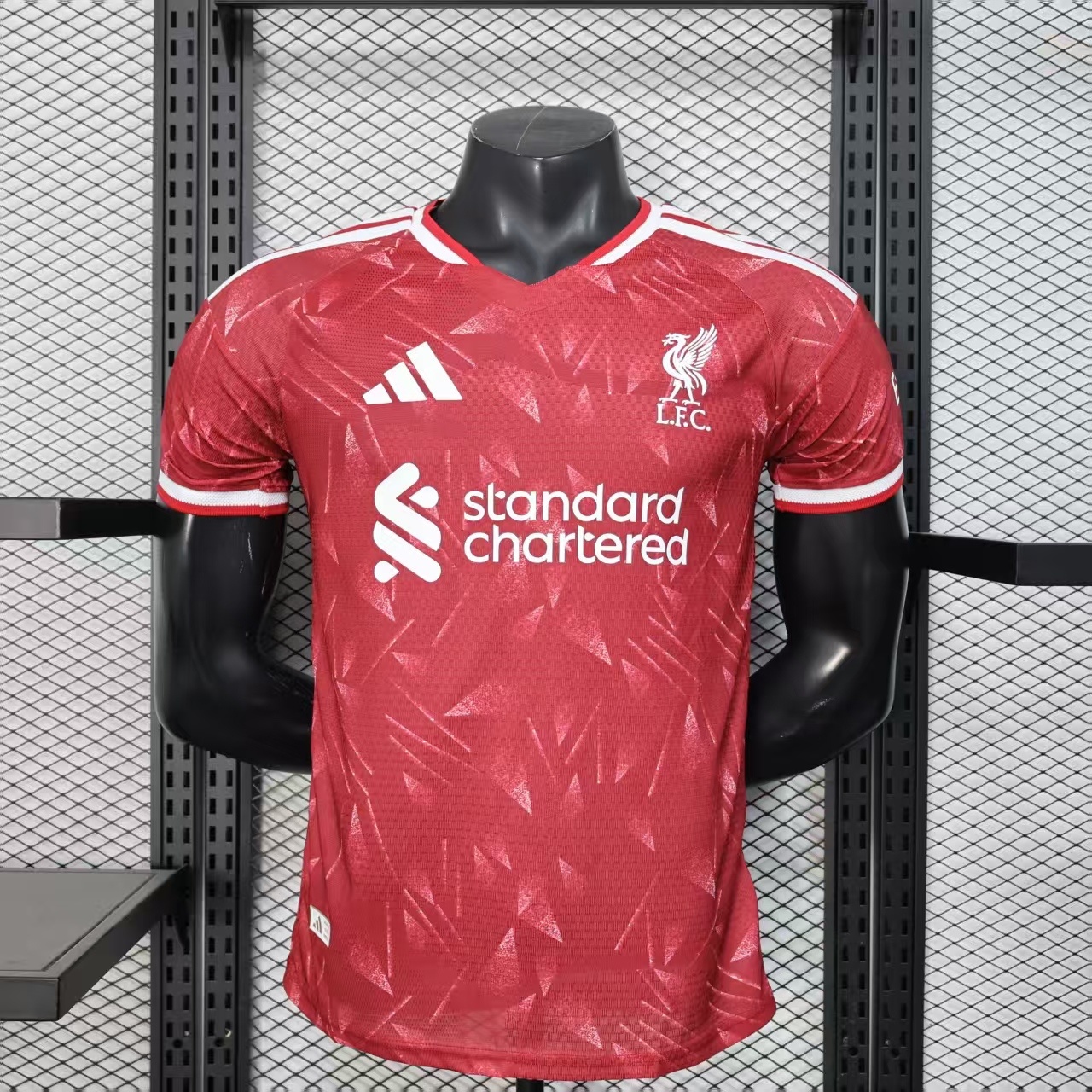 45c5fba9ff85bc4d30ed54d08db2f76d.jpg 26-27 Liverpool Home Player Version Jersey - Image 1