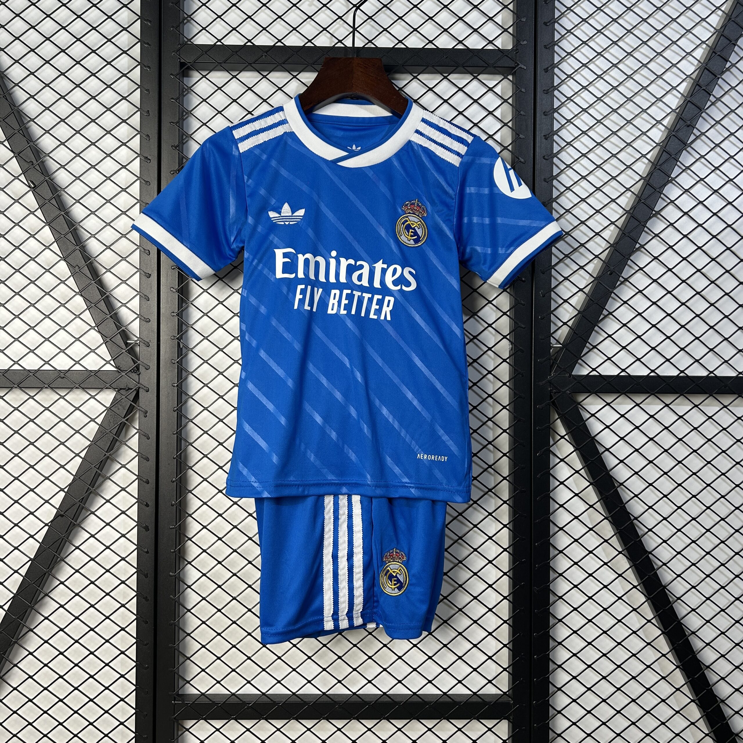 7C5D5D37-F1D0-0FC0-CDC4-32C62C91EE6C.jpg Real Madrid Third Kids Suit 25/26 - Image 1