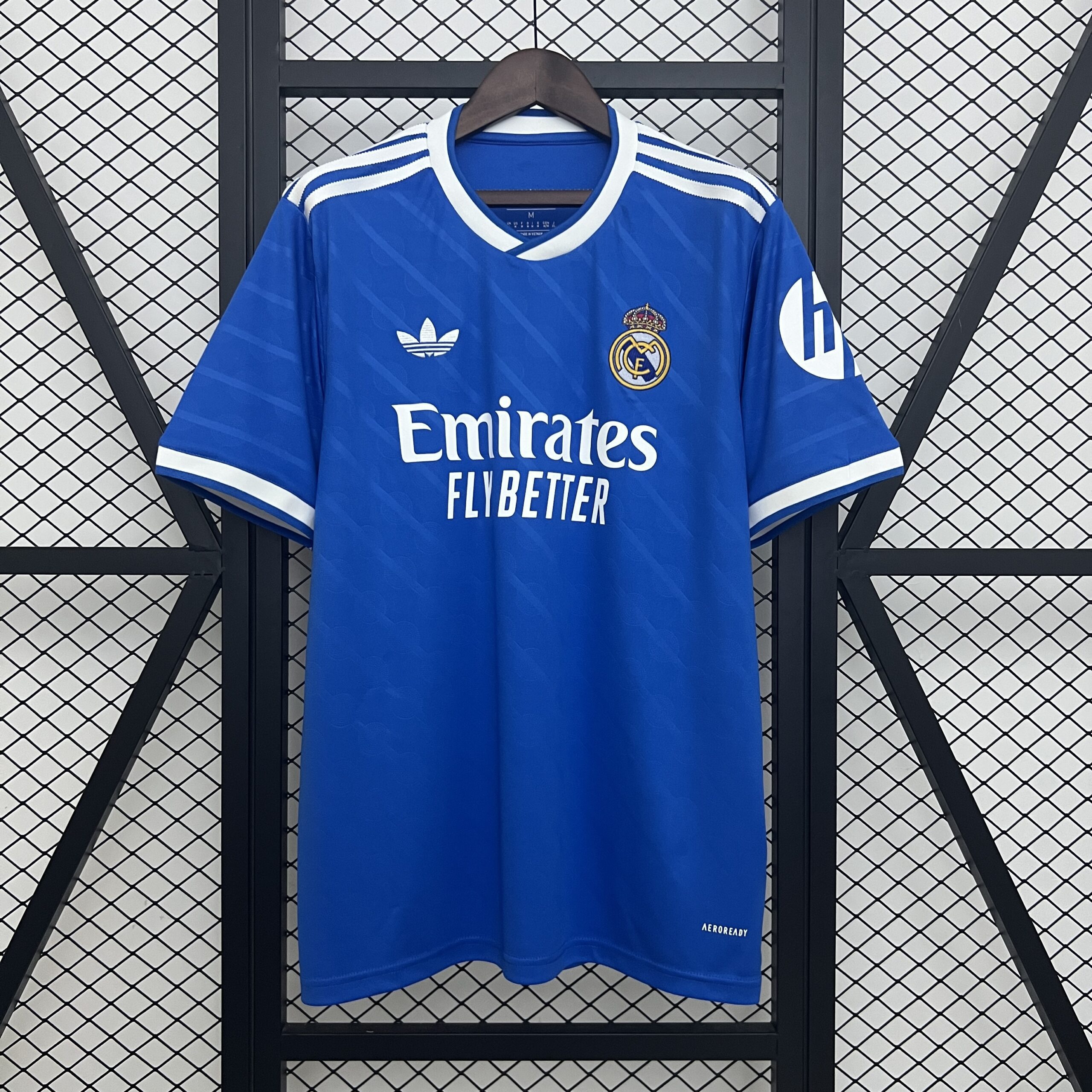 950F46F4-BDD9-5AAC-9874-ACFCD417AFD5.jpg Real Madrid Third Men Jersey 25/26 - Image 1