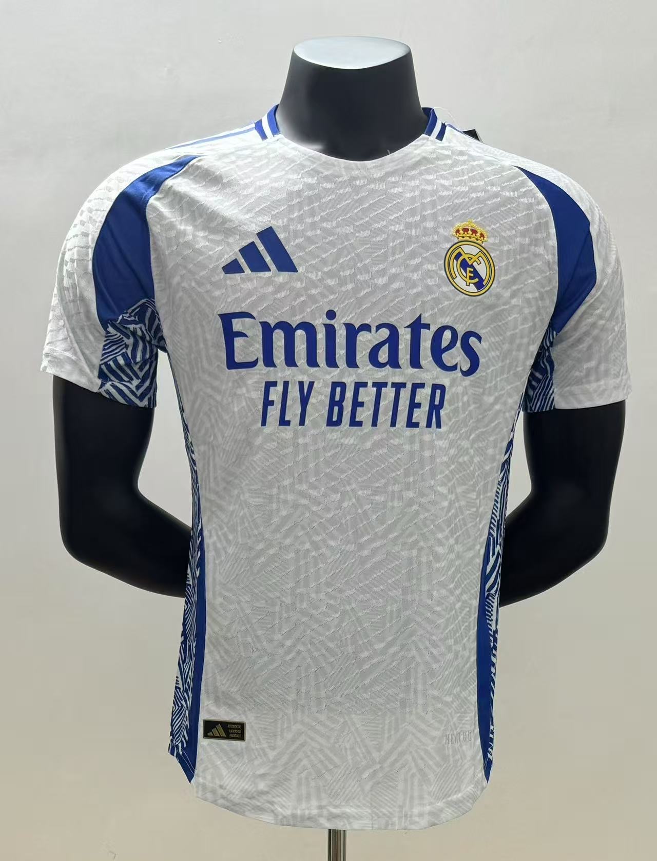 D72BB531-8A72-EA27-5F1E-EAA9EA696A66.jpg Real Madrid Special Edition Player Jersey 25/26 - Image 1