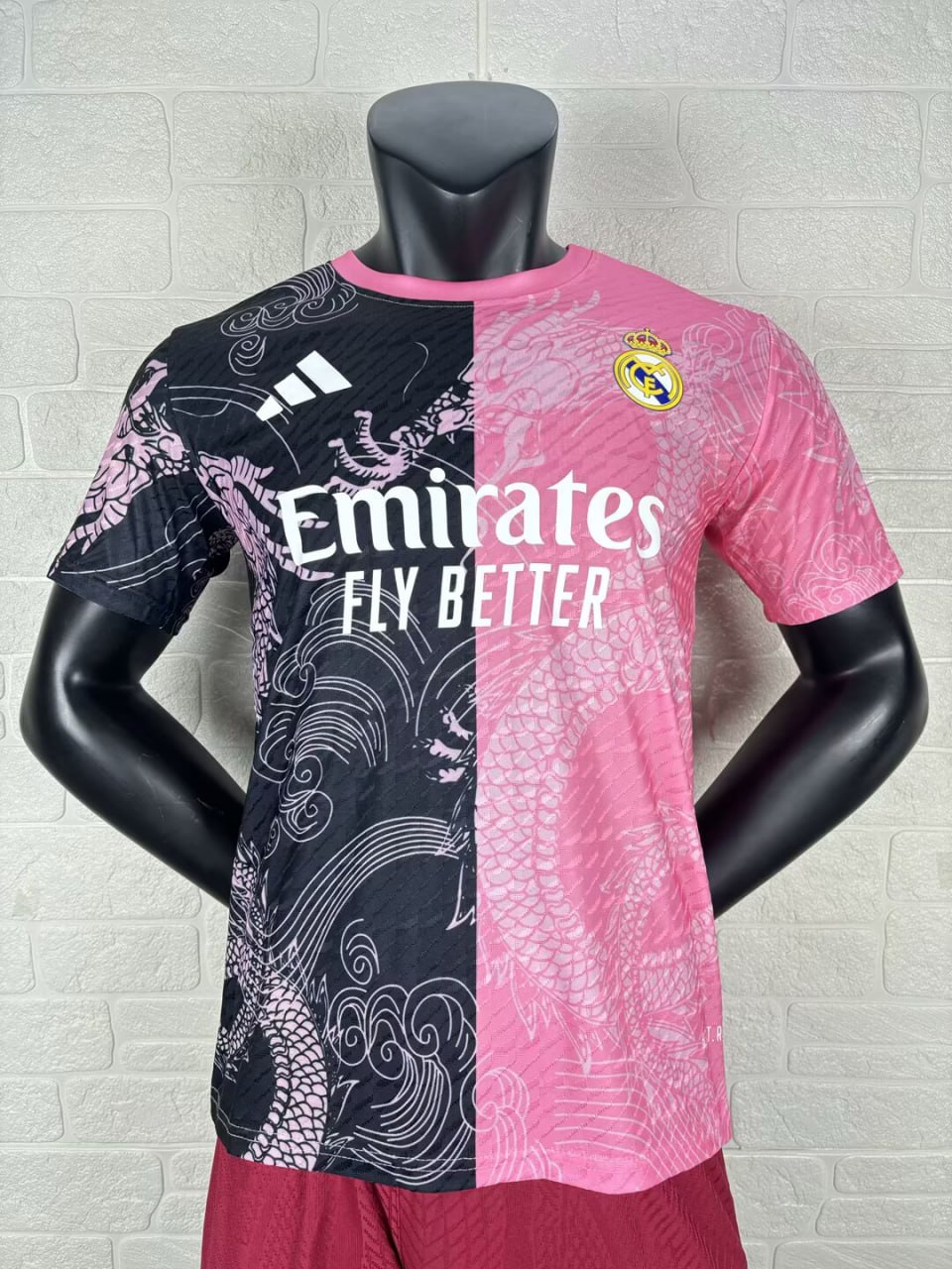 FCEAA0E3-5209-CB56-BF17-5B84C629B7B2.jpg Real Madrid Pink Dragon Pattern Player Jersey 25/26 - Image 1